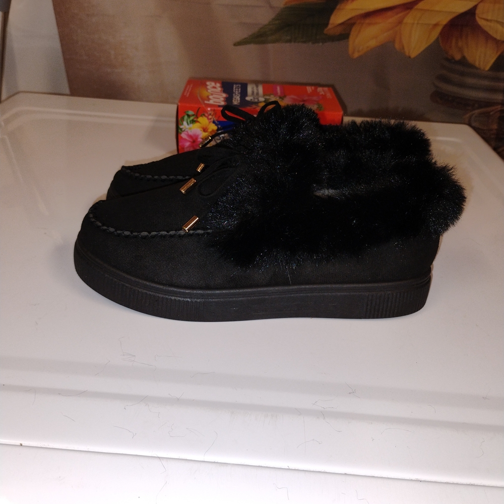 Kids Black Fur-Lined Shoes